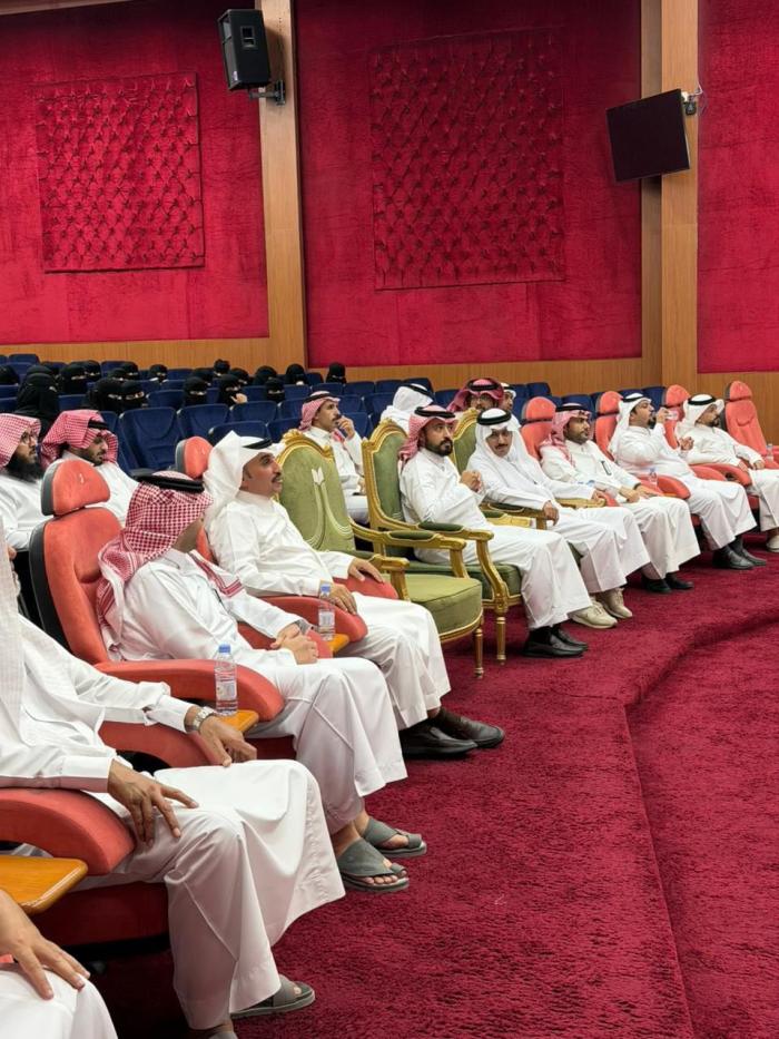 لقاء مع طلبة الدراسات العليا 